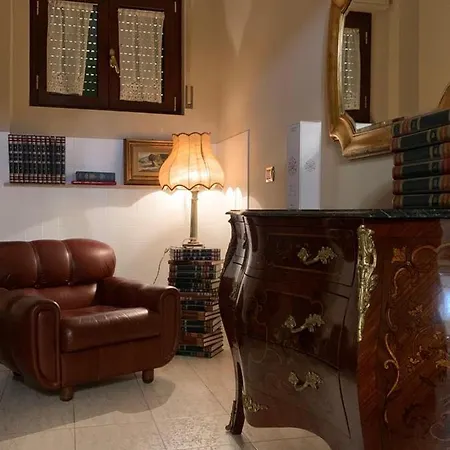 Anna Rooms-2