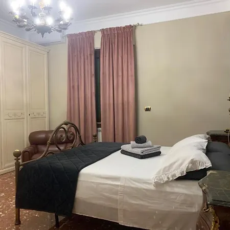 Anna Rooms-3